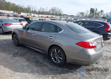 2011 Infiniti M37 z USA, uszkodzony, nr VIN JN1BY1APXBM324235
